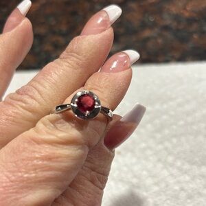 Bubbly Belle ring 
Size 8